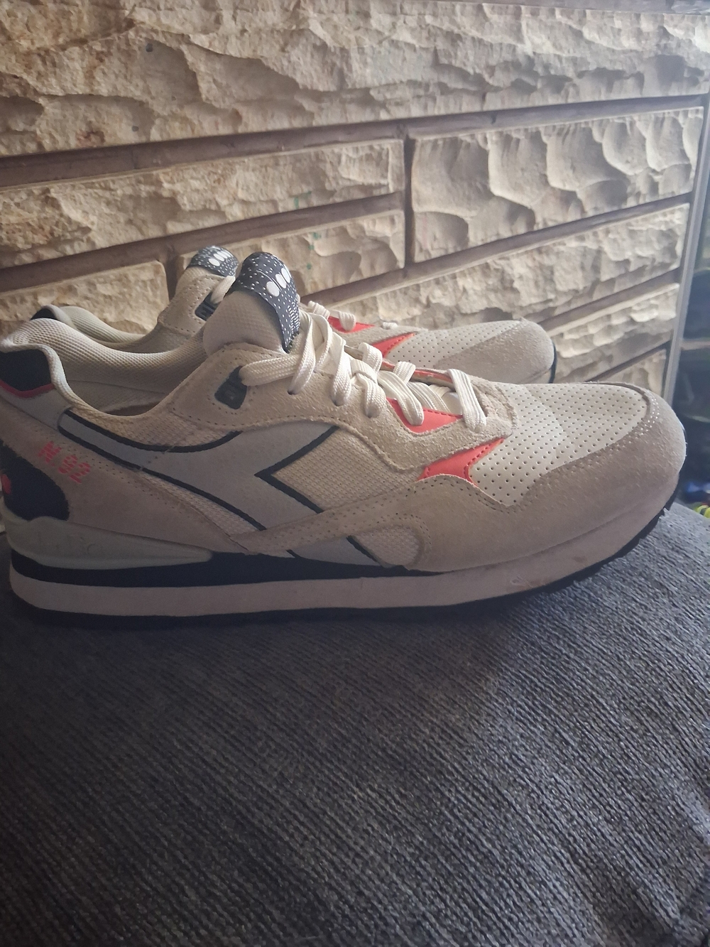 Diadora Men’s Cream Sneakers with Coral Accent